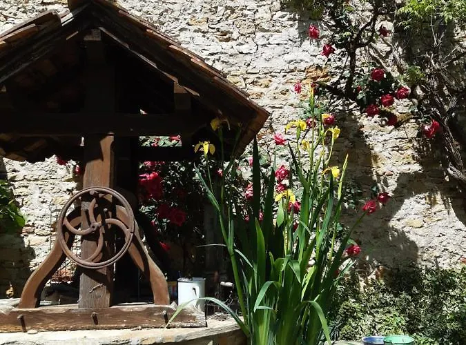 Le Clos De La Salamandre بيت ضيافة